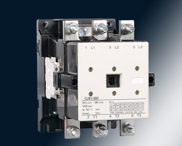 CJX1交流接觸器適用于交流50Hz或60Hz、電壓至690V、電流至475A的電力線路中，供遠距離頻繁起動和控制電動機及接通與分斷電路。經加裝機械聯鎖機構后組…